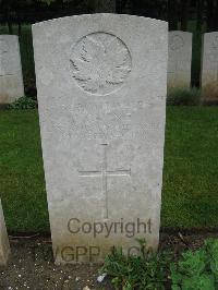 Etaples Military Cemetery - Cairnie, James